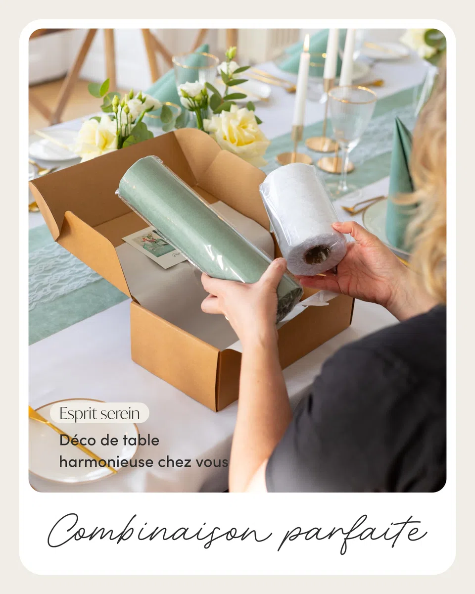 100%Mosel Kit Chemin de Table Vert Eucalyptus & Blanc – Chemin de Table Intissé (30 cm x 25 m) & Ruban Dentelle (15 cm x 25 m), 2 Rouleaux pour Mariage, Baptême, Communion